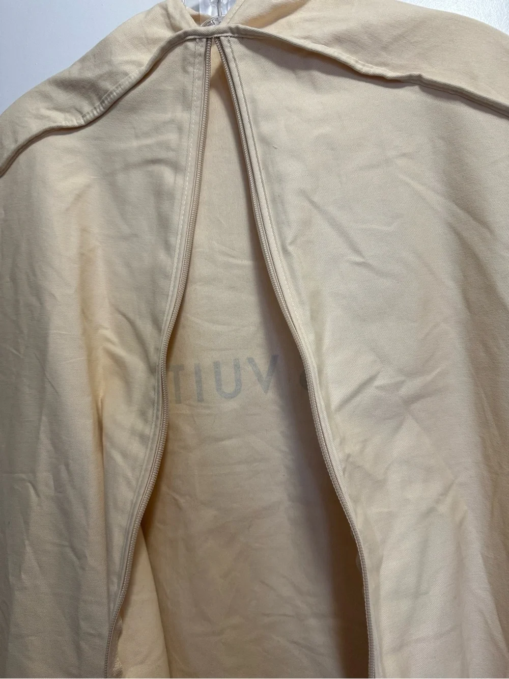 LOUIS VUITTON 💯% Authentic Garment Bag - Ideal for suits, dresses or gowns. EUC.